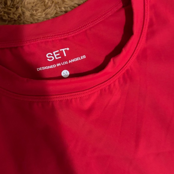 SET TOP - Picture 2 of 3